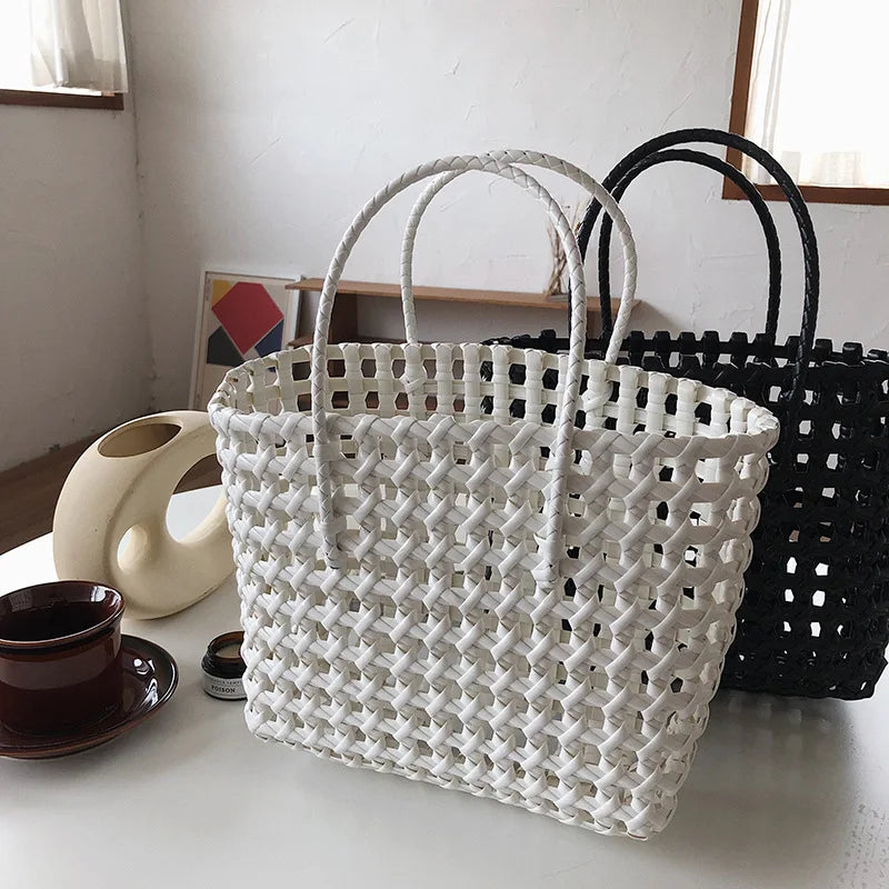  New Hand-Woven Messenger Bag for Summer / Hand-Held Single Shoulder Bag / Hollow Vegetable Basket / Beach Bag